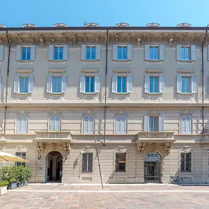 Del Duomo - By Myhomeincomo Apartment